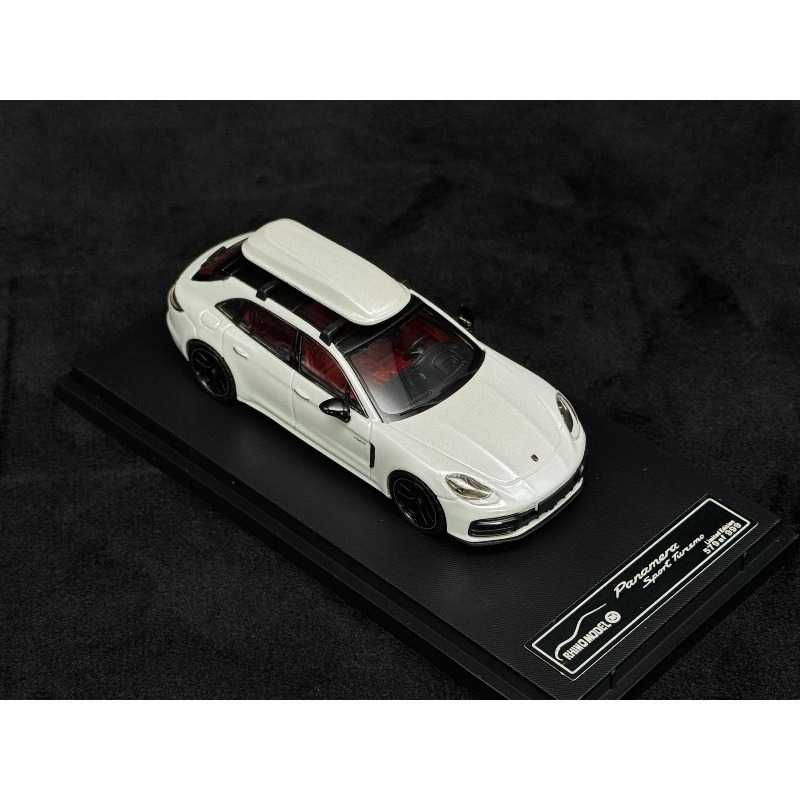 RM 1:64 Rhino Porsche Panamera - Die Cast Car 1 64 avaliação e preço